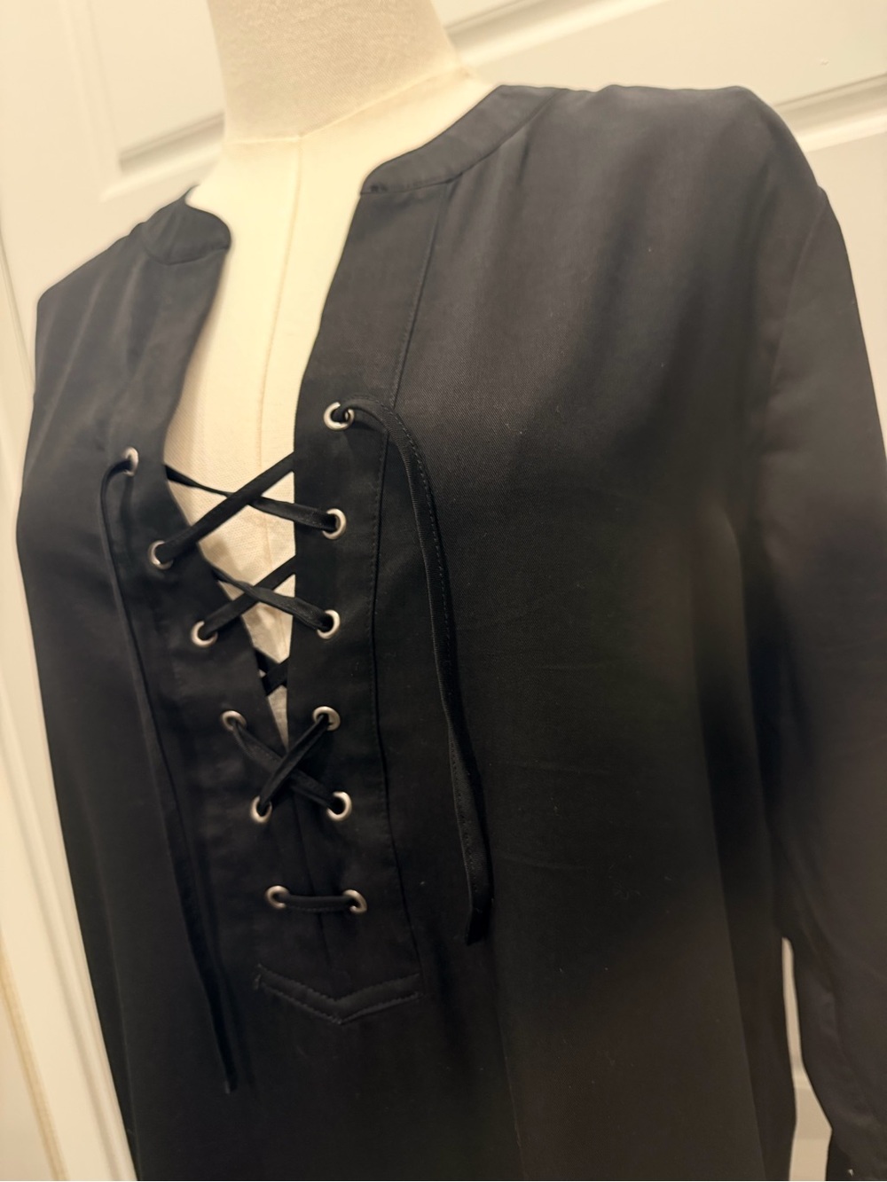 Theory Classic Black Lace-Up Long Sleeve Dress - Picture 5 of 9